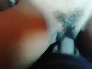 Cuck पति, उसकी पत्नी और बड़े मुर्गा के साथ उसका सेक्सी वीडियो हिंदी मूवी में बैल