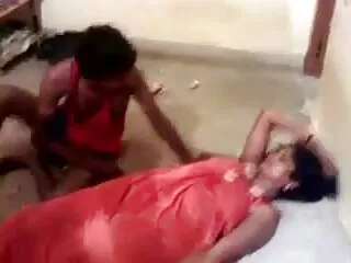 युवा युगल बकवास सेक्सी हिंदी मूवी वीडियो में