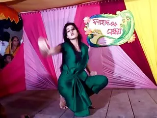 हॉट ब्रुनेट सेक्सी वीडियो हिंदी में मूवी स्लट के लिए फाइवसम