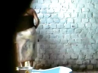 गलफुला गुलाम सेक्सी हिंदी मूवी में उसे मास्टर द्वारा गड़बड़ और अपमानित किया गया