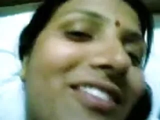 स्ट्रैपआन फुल मूवी वीडियो में सेक्सी समलैंगिकों