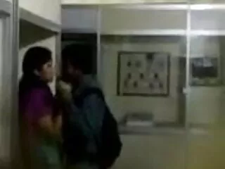 किशोर इंग्लिश में सेक्सी मूवी की तरह गुदा सेक्स