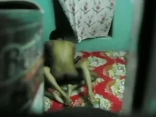 ब्रिटिश फूहड़ सेक्सी फुल मूवी वीडियो में तमारा खुद पर एक डिल्डो का उपयोग करती है