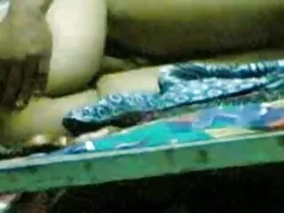 इस छोटे से दयनीय डिक को देखकर हंसी आती हिंदी में फुल सेक्सी मूवी है