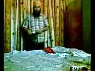 होन्नी बनी बिग बट एक हिंदी सेक्सी फुल मूवी एचडी में मुर्गा निगलती है