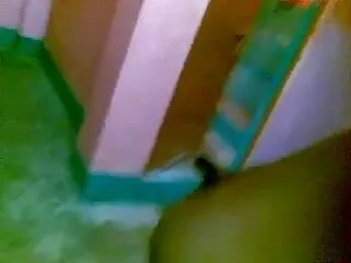 गर्म लड़की वेब कैमरा 8 पर सेक्सी हिंदी मूवी में हस्तमैथुन करता है